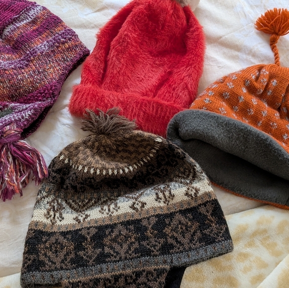Colorful Knit Beanie Set - Picture 4 of 4